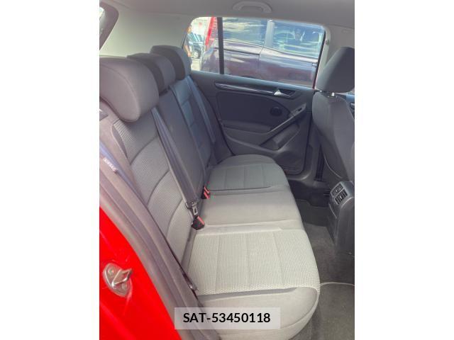 VolksWagen GOLF 2010-06 8415825-11