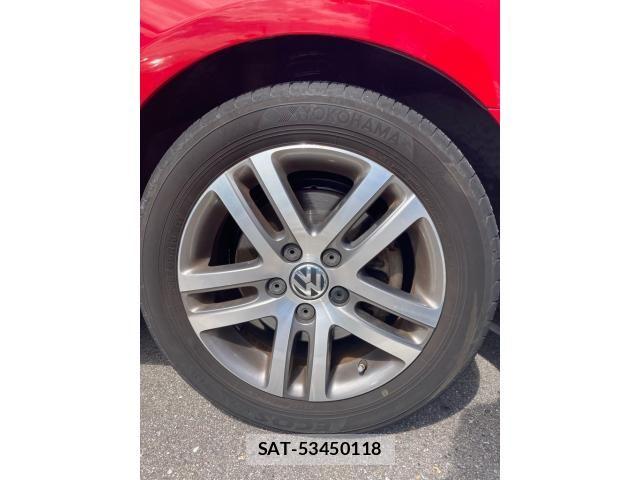 VolksWagen GOLF 2010-06 8415825-4