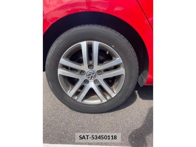 VolksWagen GOLF 2010-06 8415825-5