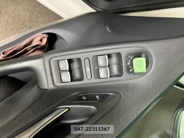 VolksWagen GOLF 2011-09 8415827-12