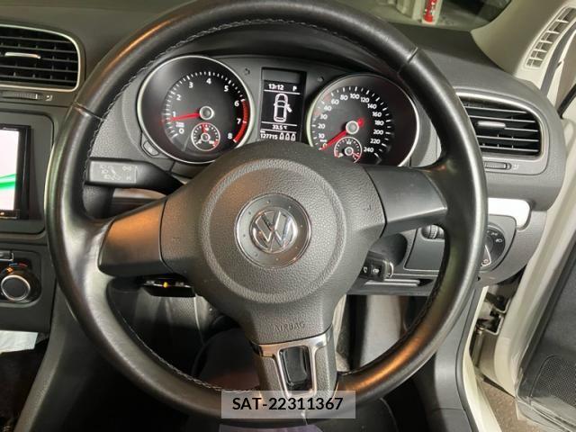 VolksWagen GOLF 2011-09 8415827-14