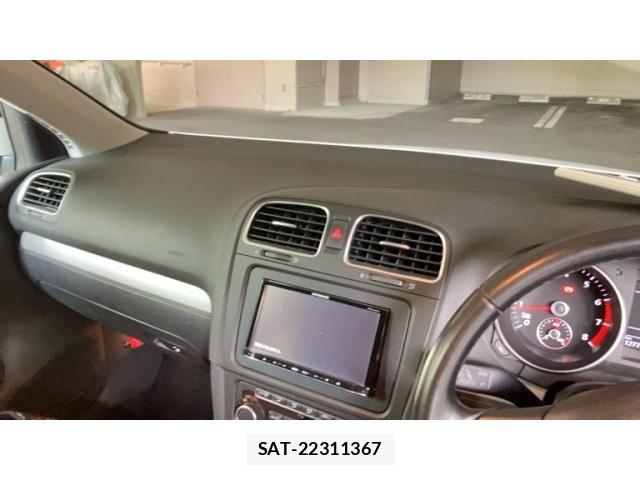 VolksWagen GOLF 2011-09 8415827-18