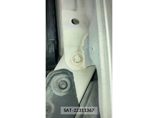 VolksWagen GOLF 2011-09 8415827-23