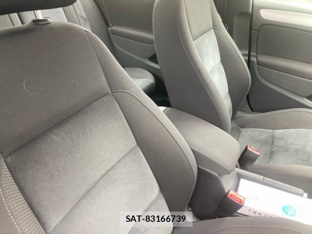 VolksWagen GOLF 2011-10 8415829-19