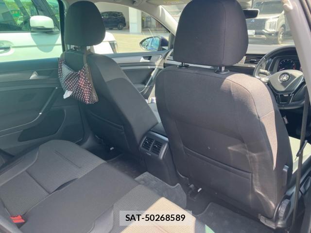 VolksWagen GOLF 2019-03 8415822-11
