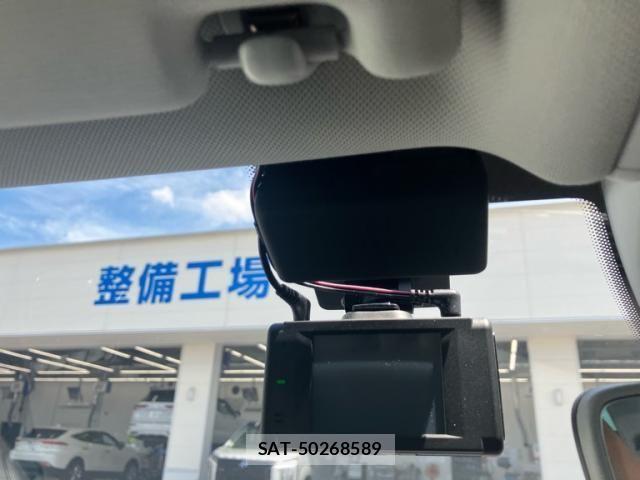 VolksWagen GOLF 2019-03 8415822-21
