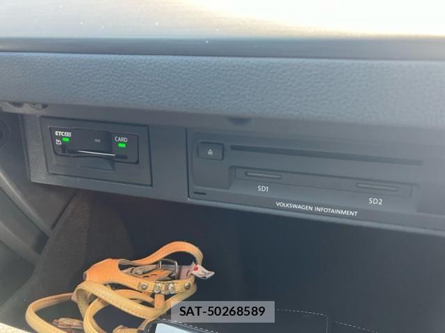 VolksWagen GOLF 2019-03 8415822-24