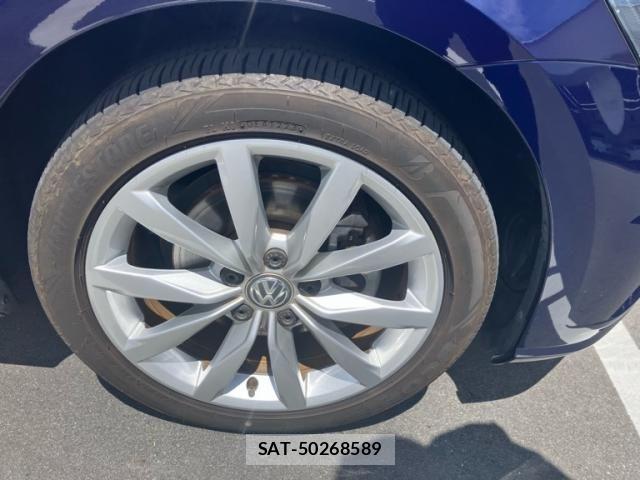 VolksWagen GOLF 2019-03 8415822-6