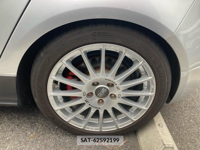 VolksWagen GOLF 2006-07 8415826-9
