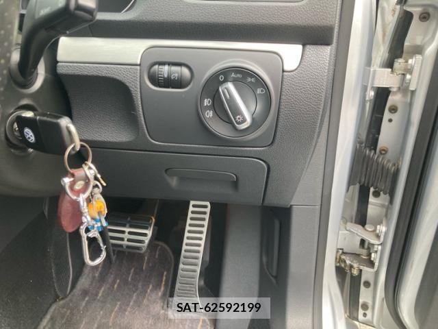 VolksWagen GOLF 2006-07 8415826-17