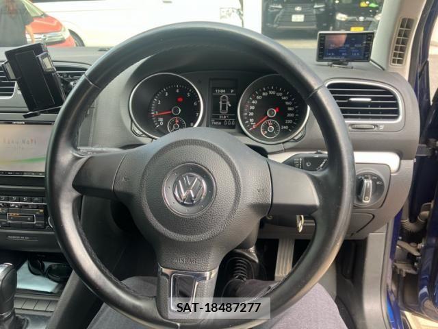 VolksWagen GOLF 2011-09 8415831-17