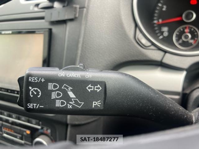 VolksWagen GOLF 2011-09 8415831-21