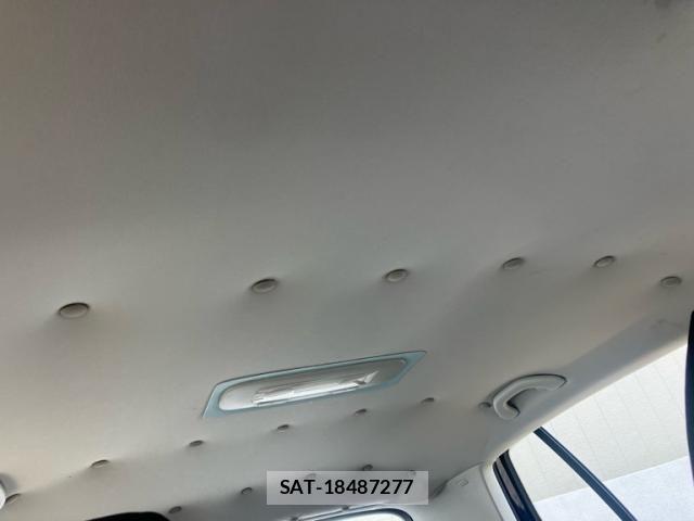VolksWagen GOLF 2011-09 8415831-24