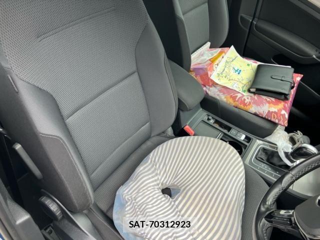 VolksWagen GOLF 2015-09 8415824-17