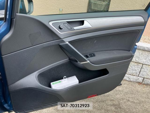 VolksWagen GOLF 2015-09 8415824-18