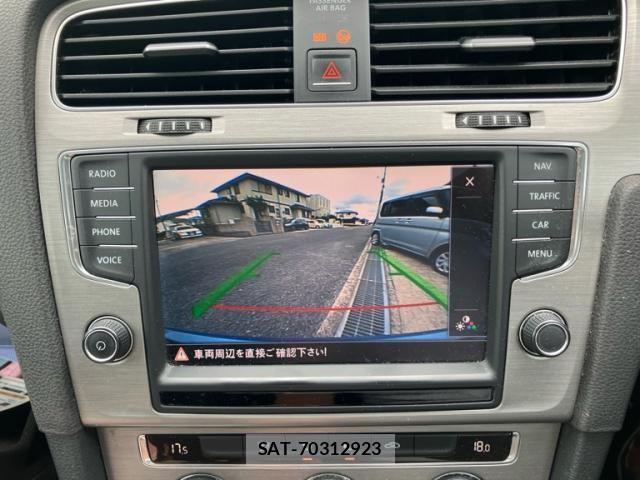 VolksWagen GOLF 2015-09 8415824-23