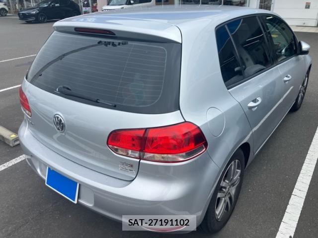VolksWagen GOLF 2009-09 8458767-4