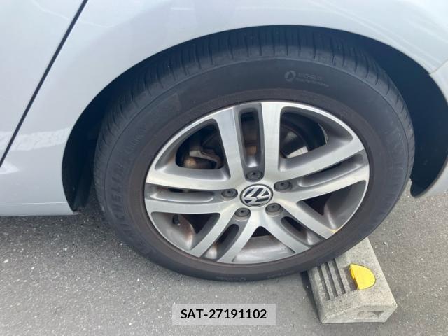 VolksWagen GOLF 2009-09 8458767-6