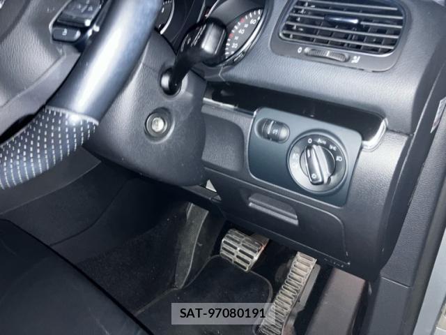 VolksWagen GOLF 2009-12 8486266-11