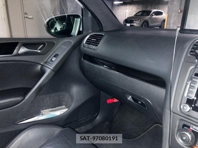VolksWagen GOLF 2009-12 8486266-17