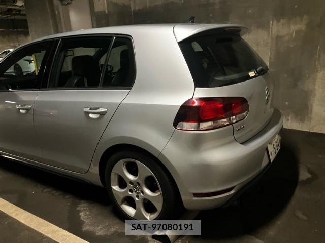 VolksWagen GOLF 2009-12 8486266-2