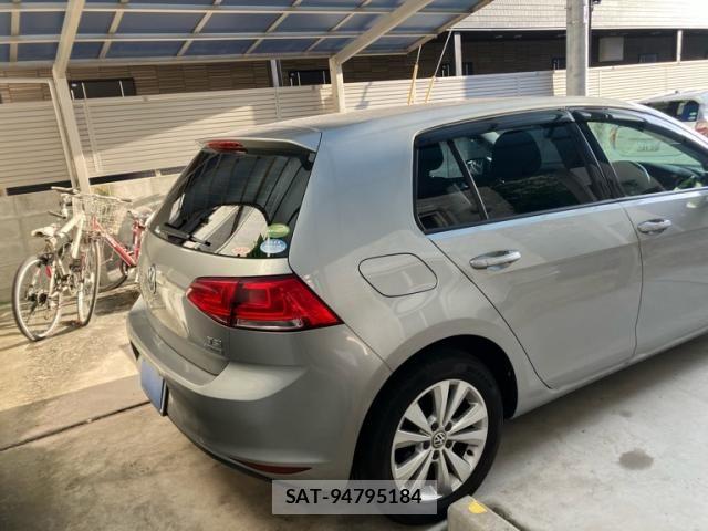 VolksWagen GOLF 2013-10 8528201-3
