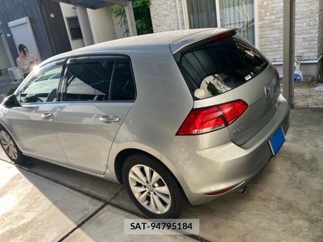 VolksWagen GOLF 2013-10 8528201-4