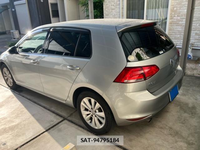 VolksWagen GOLF 2013-10 8528201-5