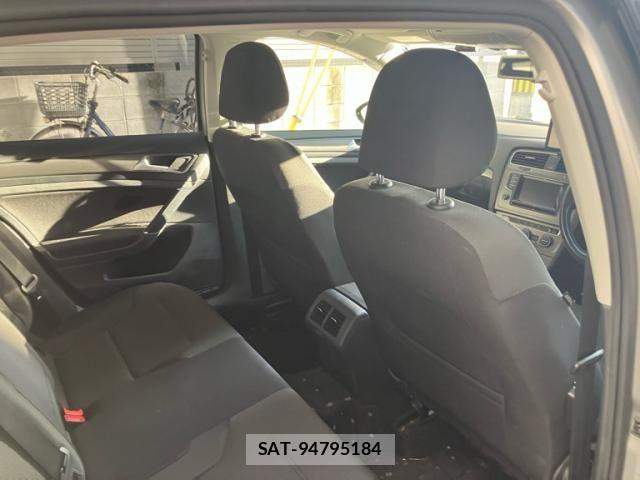 VolksWagen GOLF 2013-10 8528201-7