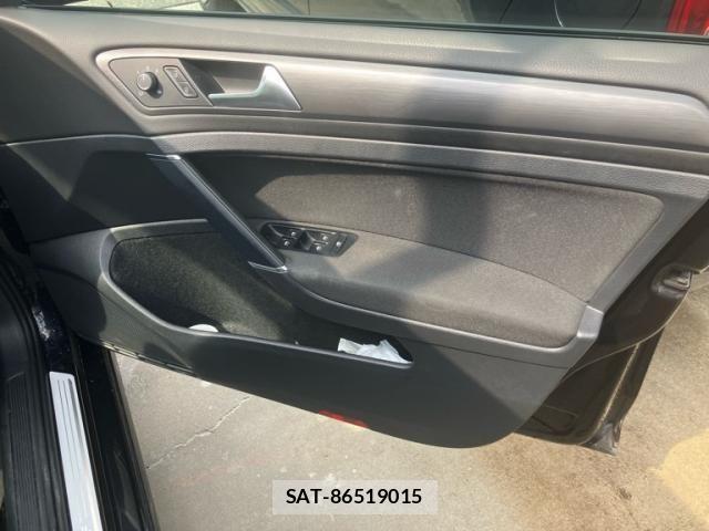 VolksWagen GOLF 2019-02 8528199-12