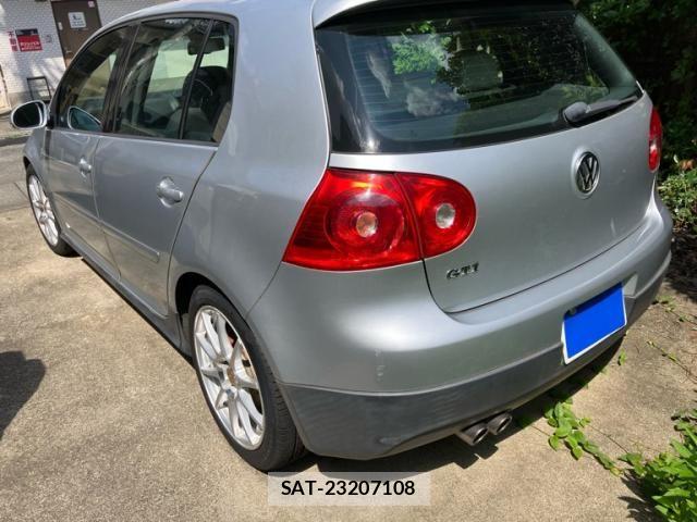 VolksWagen GOLF 2007-01 8564084-3
