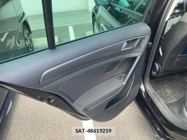 VolksWagen GOLF 2019-12 8564083-10
