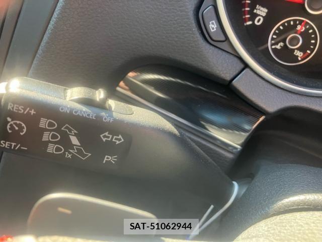 VolksWagen GOLF 2012-01 8629730-9