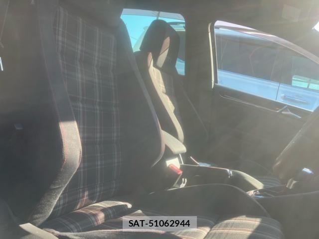 VolksWagen GOLF 2012-01 8629730-11