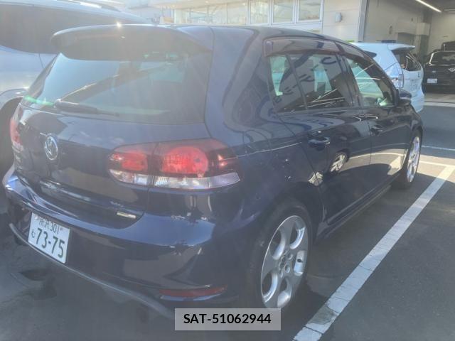 VolksWagen GOLF 2012-01 8629730-1