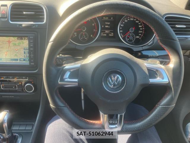 VolksWagen GOLF 2012-01 8629730-6