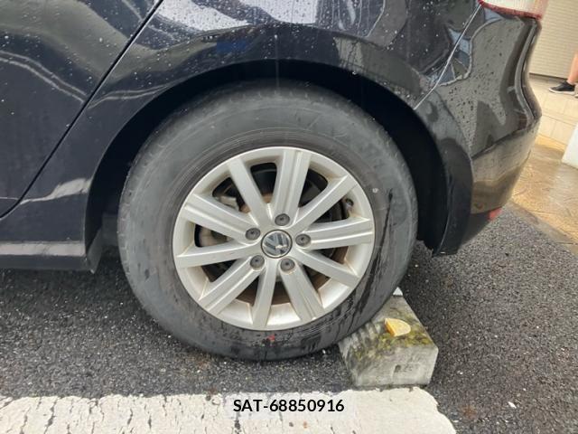 VolksWagen GOLF 2012-07 8629731-5