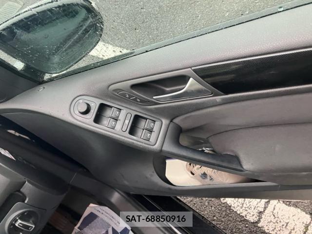 VolksWagen GOLF 2012-07 8629731-7
