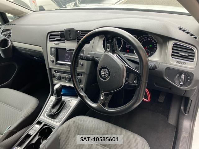 VolksWagen GOLF 2014-01 8662401-11