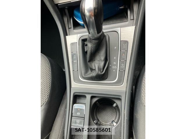 VolksWagen GOLF 2014-01 8662401-14
