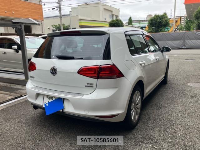 VolksWagen GOLF 2014-01 8662401-4