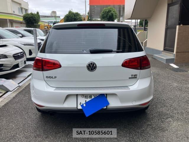 VolksWagen GOLF 2014-01 8662401-5