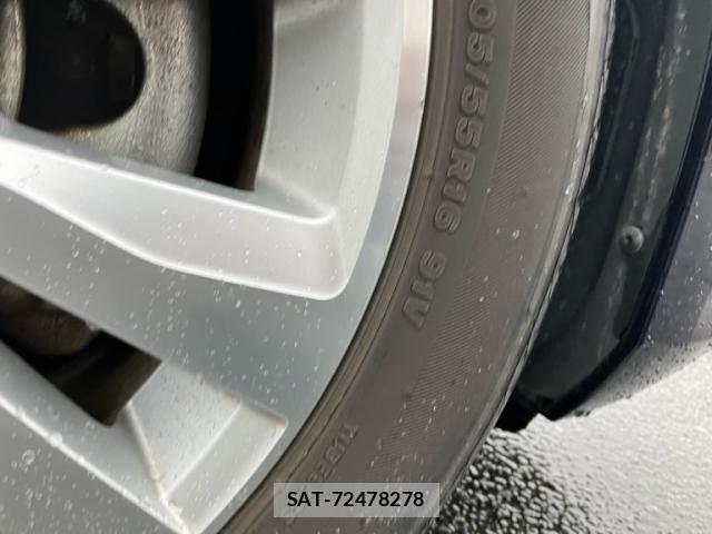 VolksWagen GOLF 2014-10 8662402-3