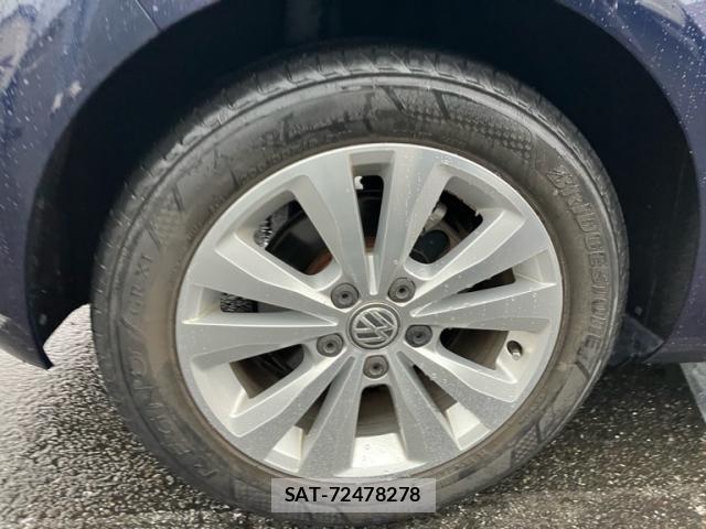 VolksWagen GOLF 2014-10 8662402-4