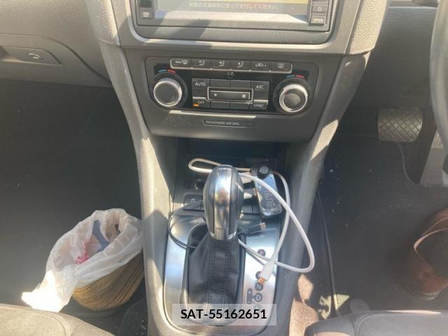 VolksWagen GOLF 2013-03 8667136-14