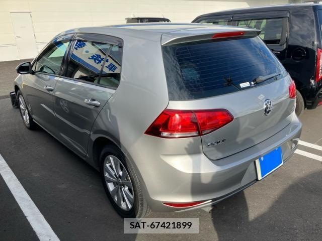 VolksWagen GOLF 2014-03 8662403-4