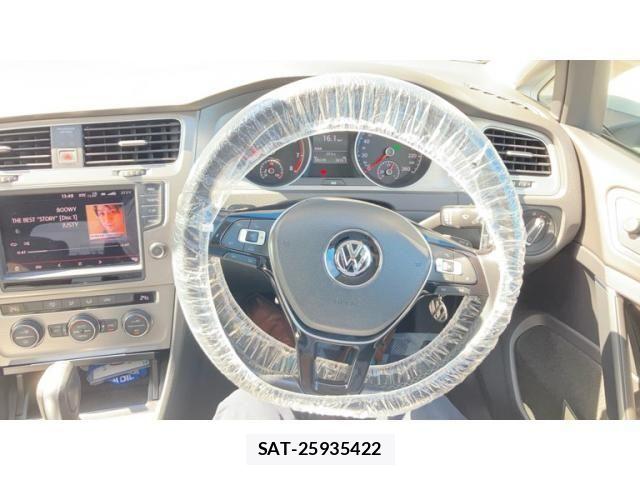 VolksWagen GOLF 2015-06 8746835-15
