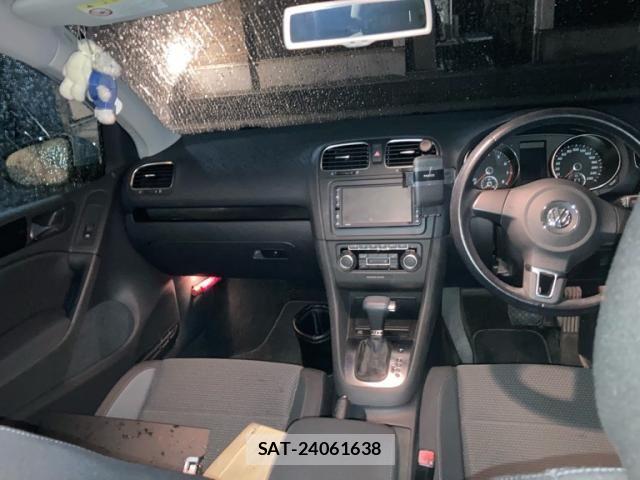 VolksWagen GOLF 2010-02 8746838-14