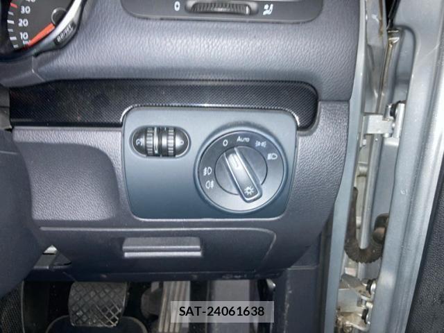 VolksWagen GOLF 2010-02 8746838-15