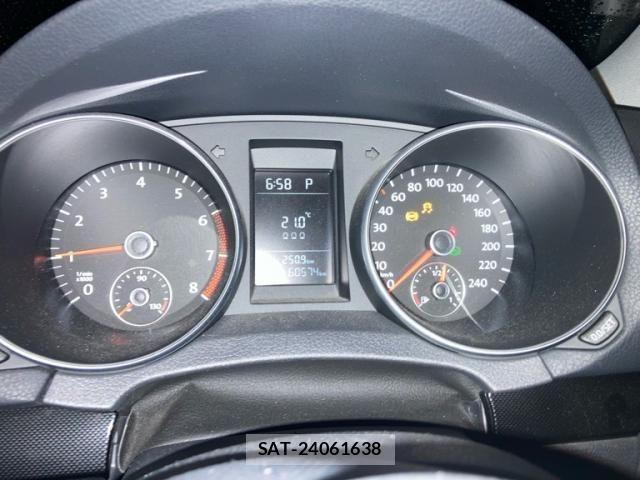 VolksWagen GOLF 2010-02 8746838-17
